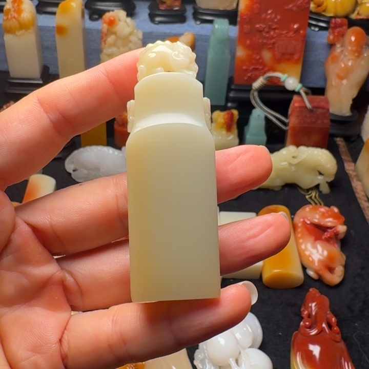 枫****寿山石印石寿山石芙蓉