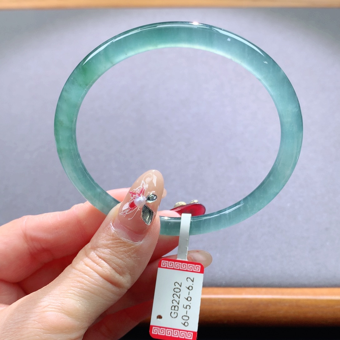 翡翠手镯未镶嵌天然翡翠手镯叮当镯