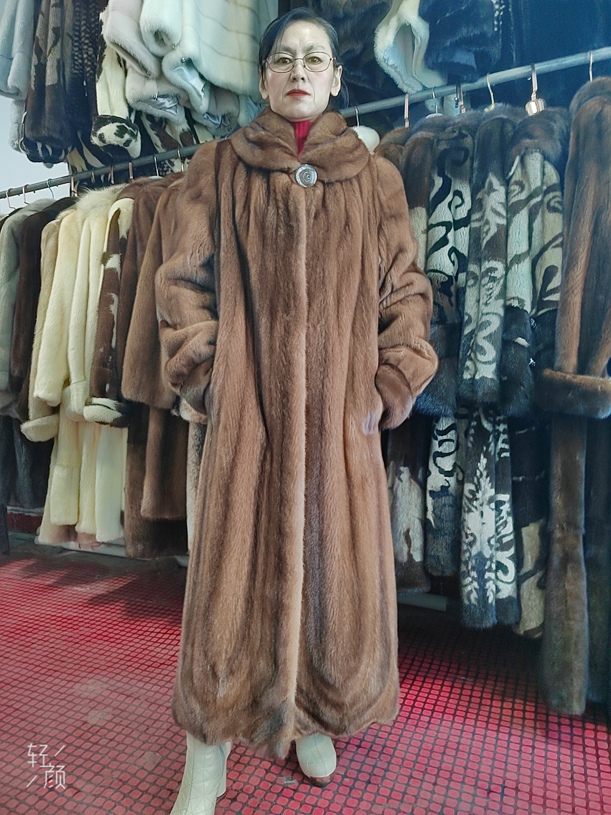 中古皮草，俄罗斯进口密棕色长衣抽刀娃娃领，长118cm，胸围118cm