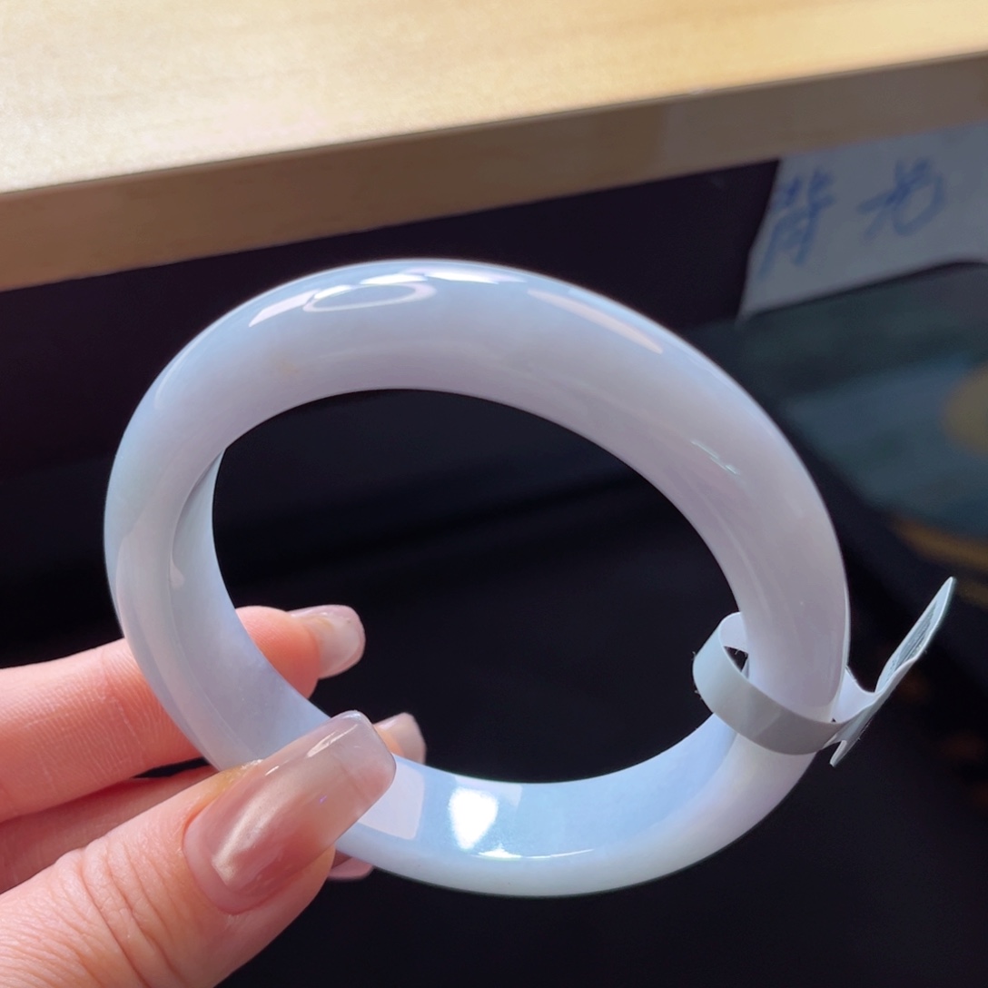 翡翠手镯未镶嵌手镯