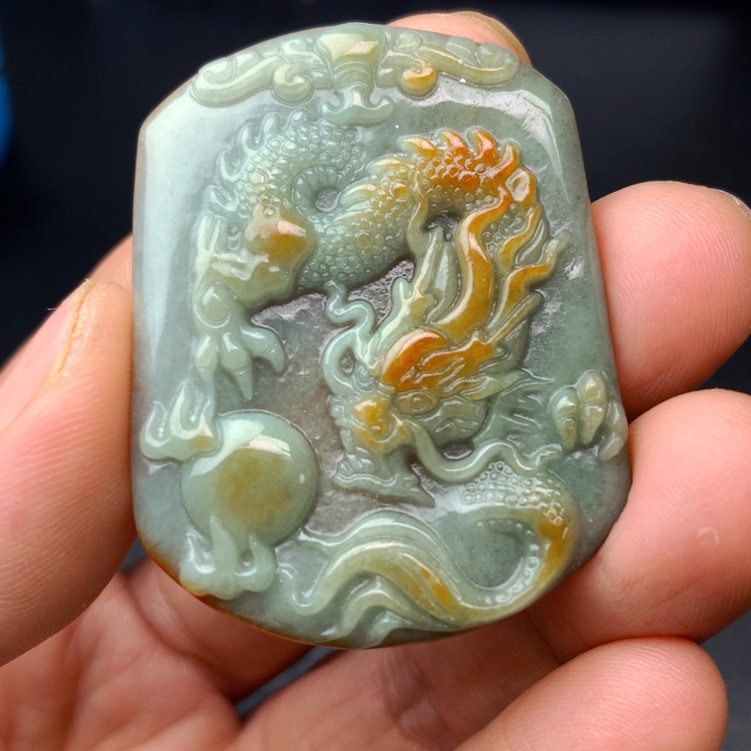 翡翠未镶嵌颈饰翡翠首饰和翡翠珠宝
