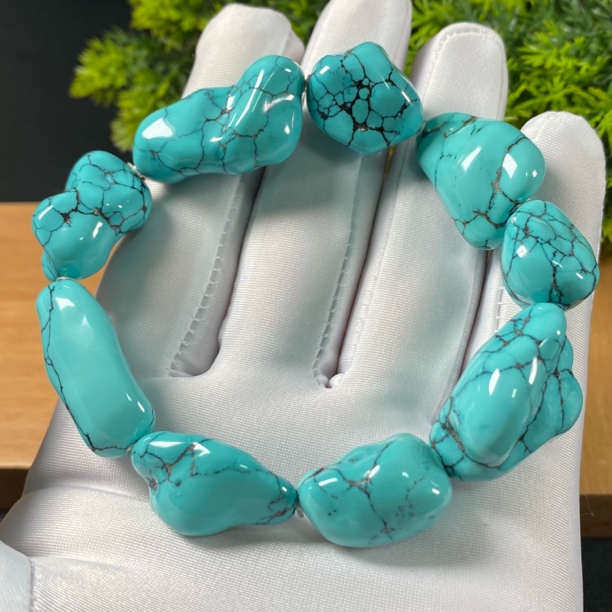 原矿绿松石精品随形手串 尺寸14-22mm左右，重66.4g，圈围18cm