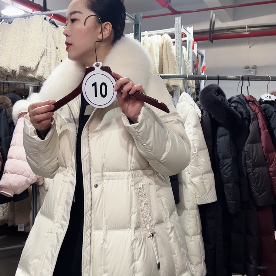 彭***)时尚保暖真狐狸毛领外套10号L