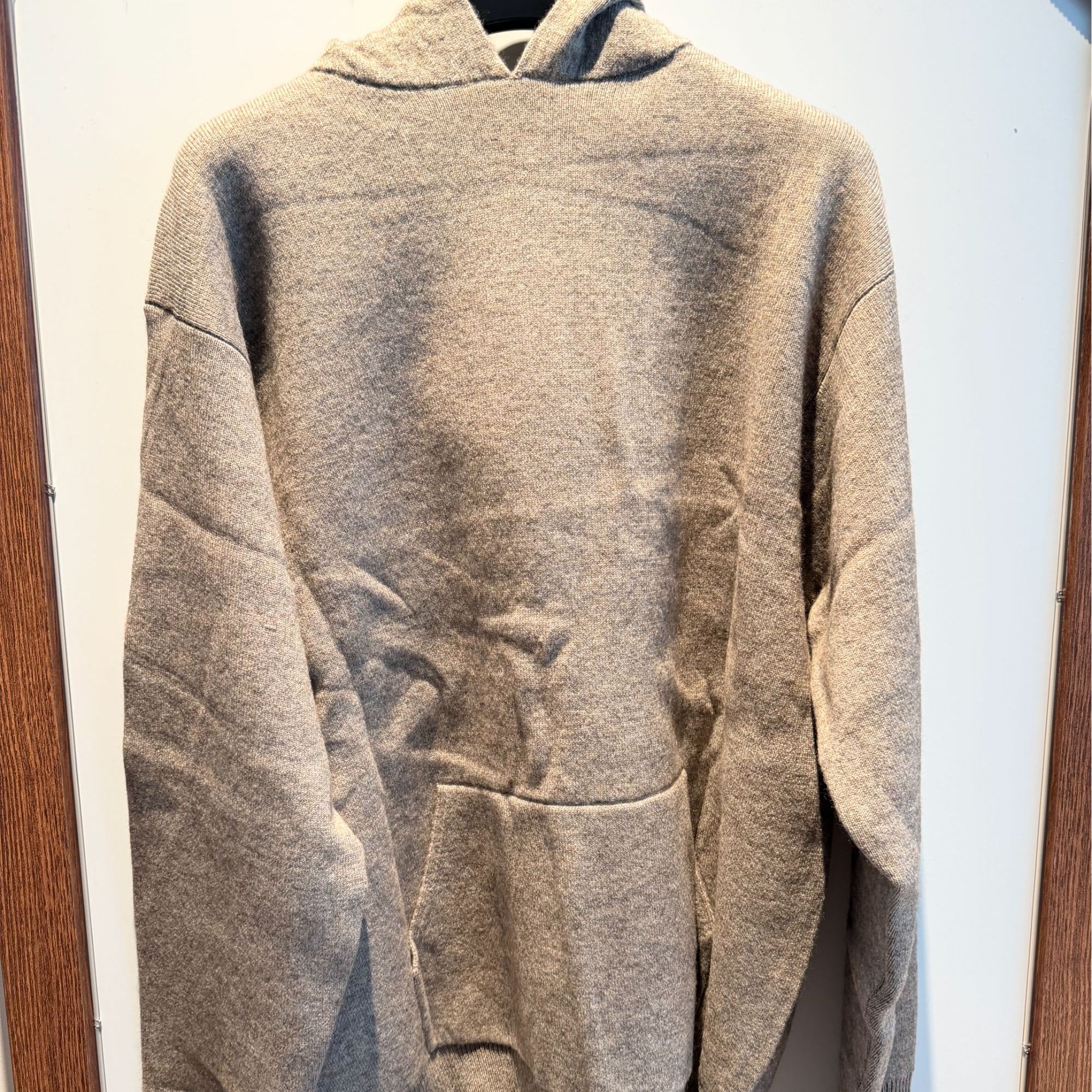 YS698 咖啡色连帽羊毛衫【干洗】