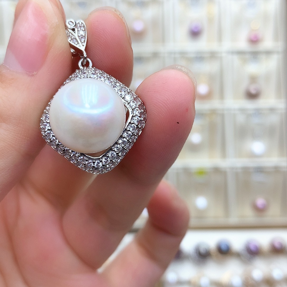 淡水珍珠颈饰合金