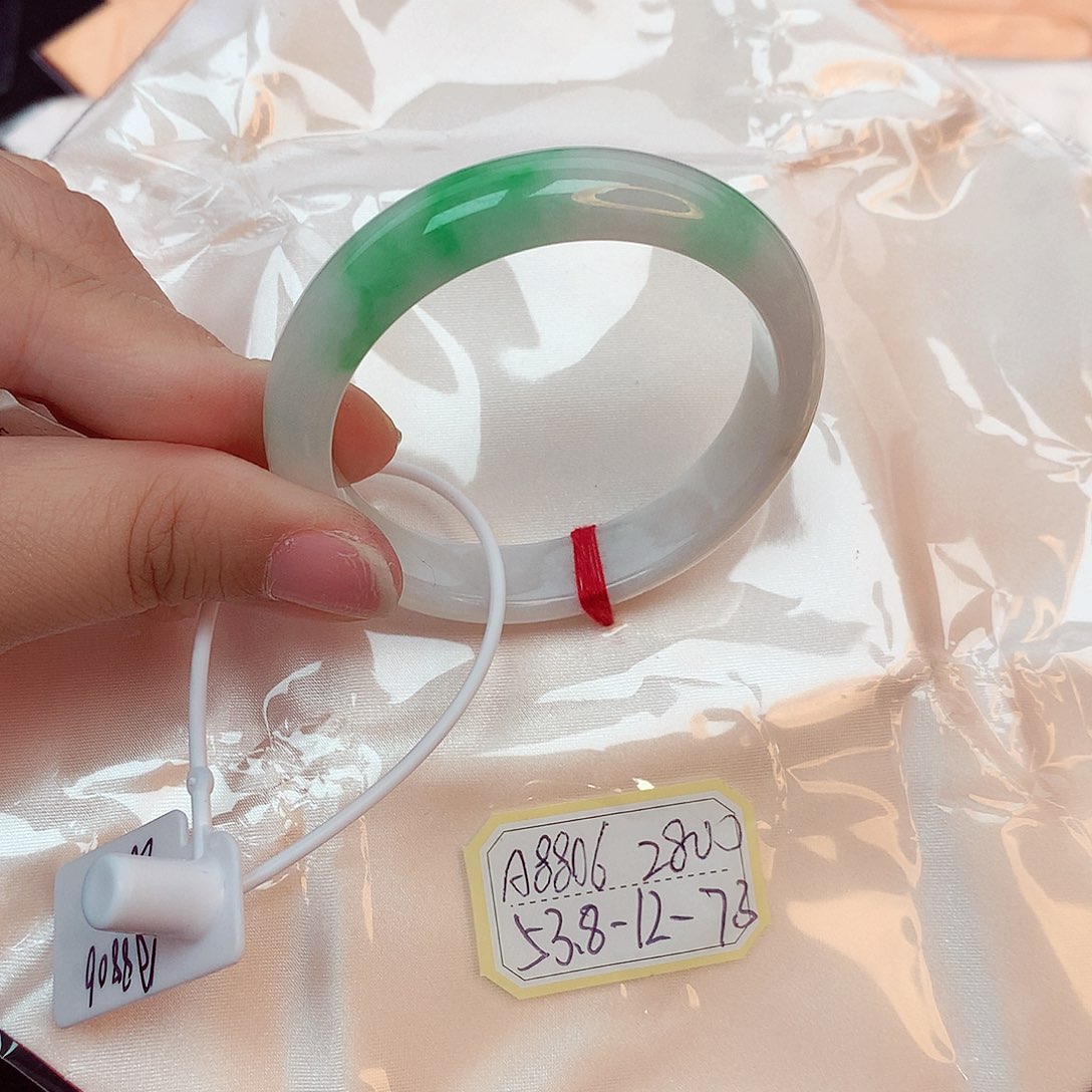 翡翠手镯未镶嵌天然缅甸翡翠A货