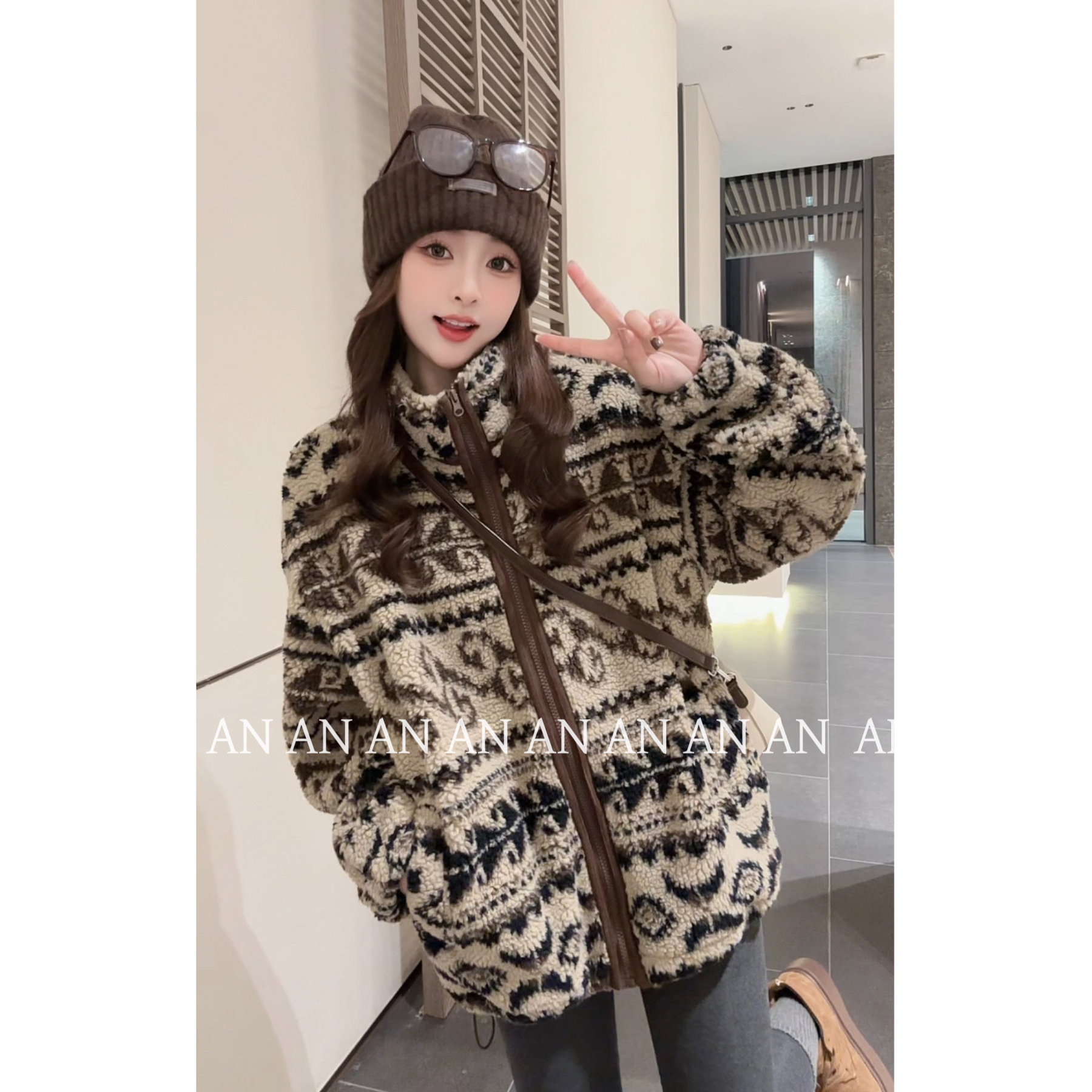 C10528冬季复古风高级感小众宽松保暖拉链立领提花毛绒外套