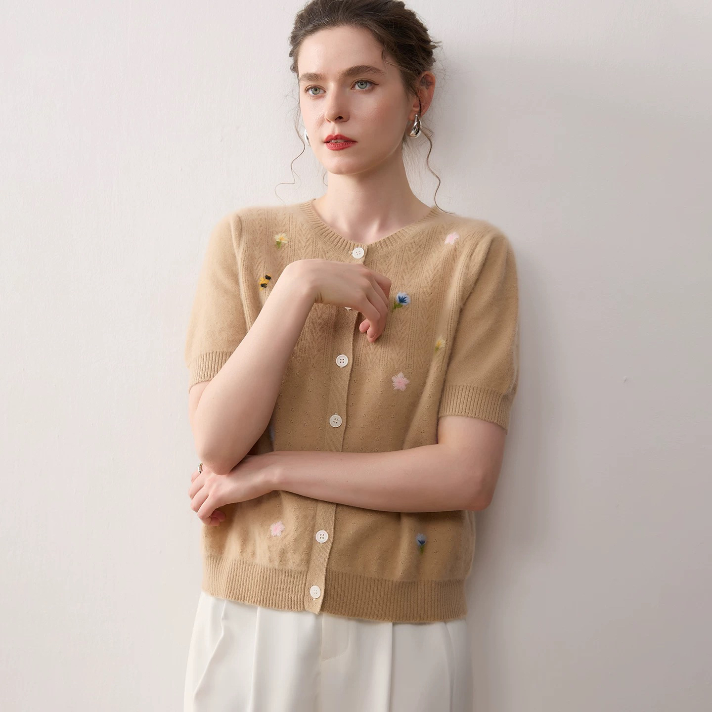 针织刺绣花朵短袖100%纯绒开衫上衣