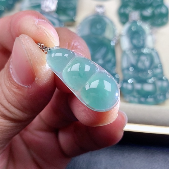 【闪购商品】翡翠颈饰18K金镶嵌天然翡翠