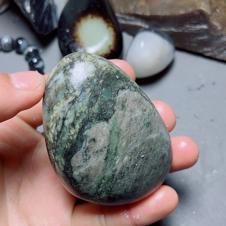 和田玉未镶嵌珠宝奇石