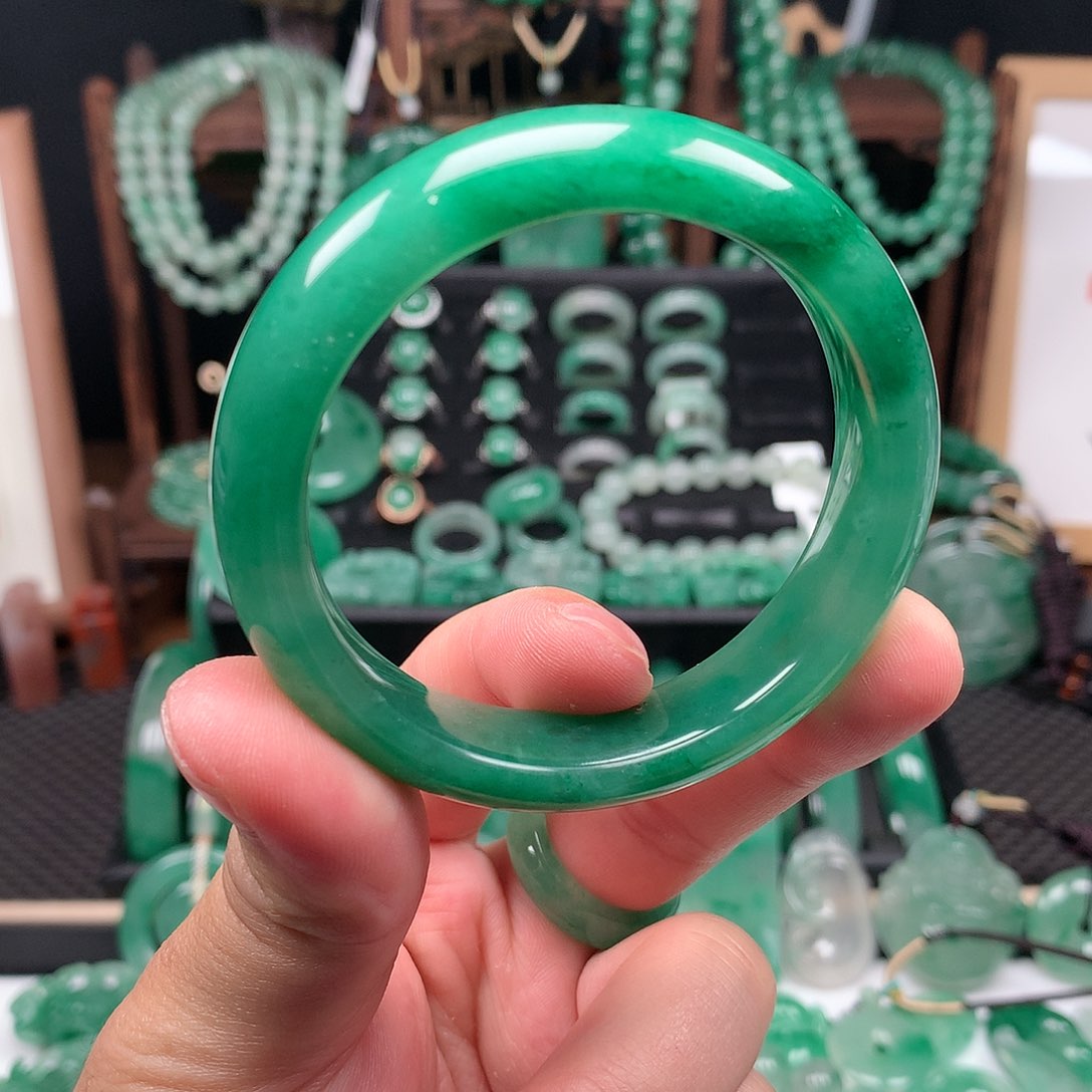 石英质玉手镯未镶嵌