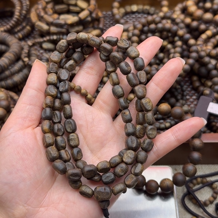 琳***沉香碎屑奇楠0.8沉水留疤多圈31克＋