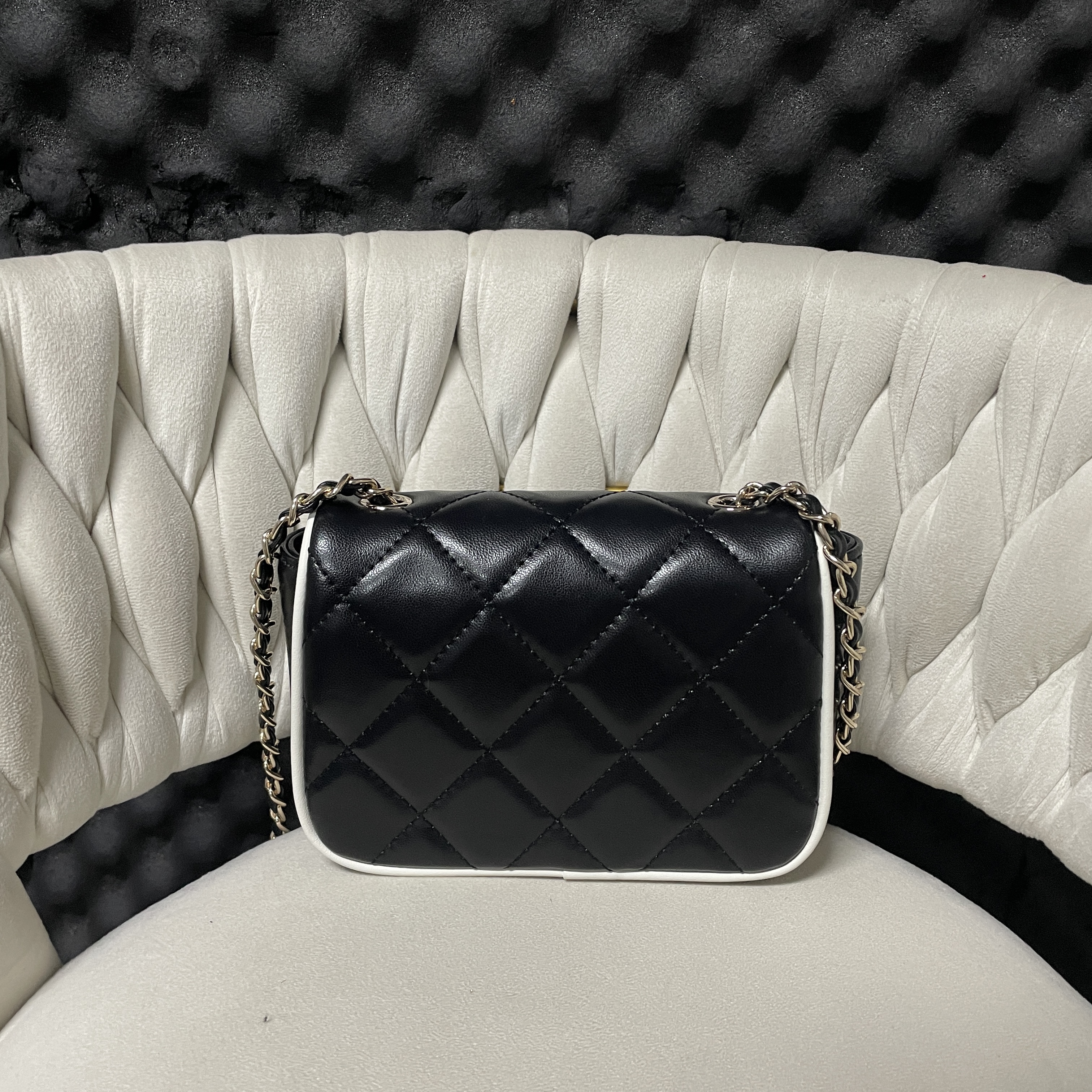 LQ-WITH-QUEEN真皮女包白边菱格黑色0509