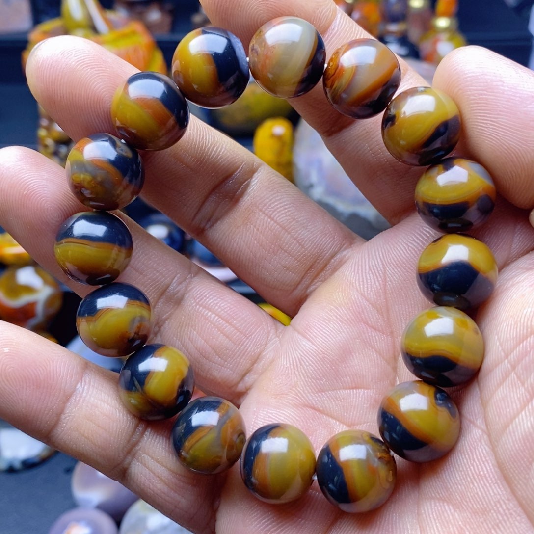 滴***呵玛瑙/玉髓未镶嵌手把件