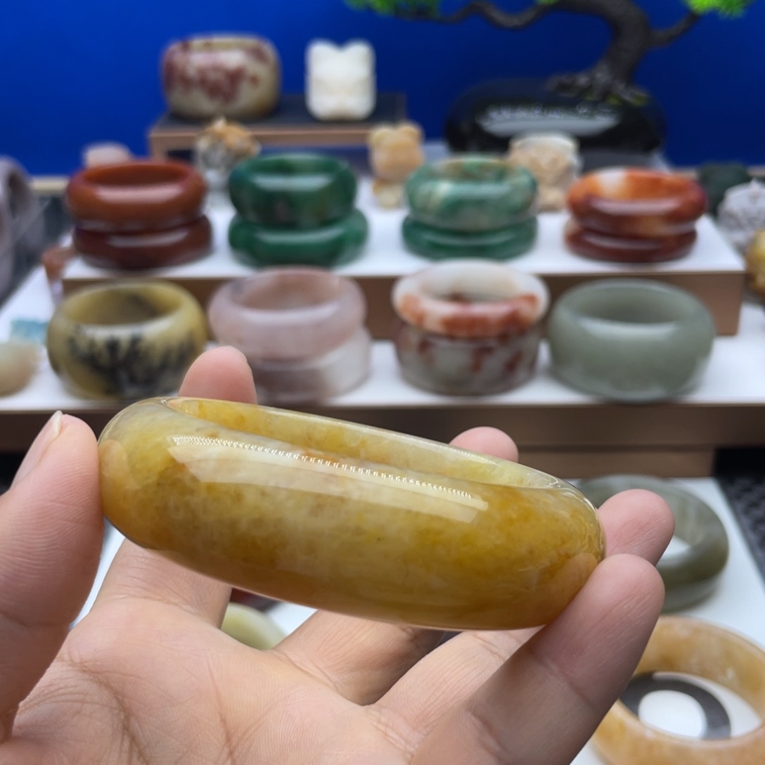 石英质玉手镯未镶嵌