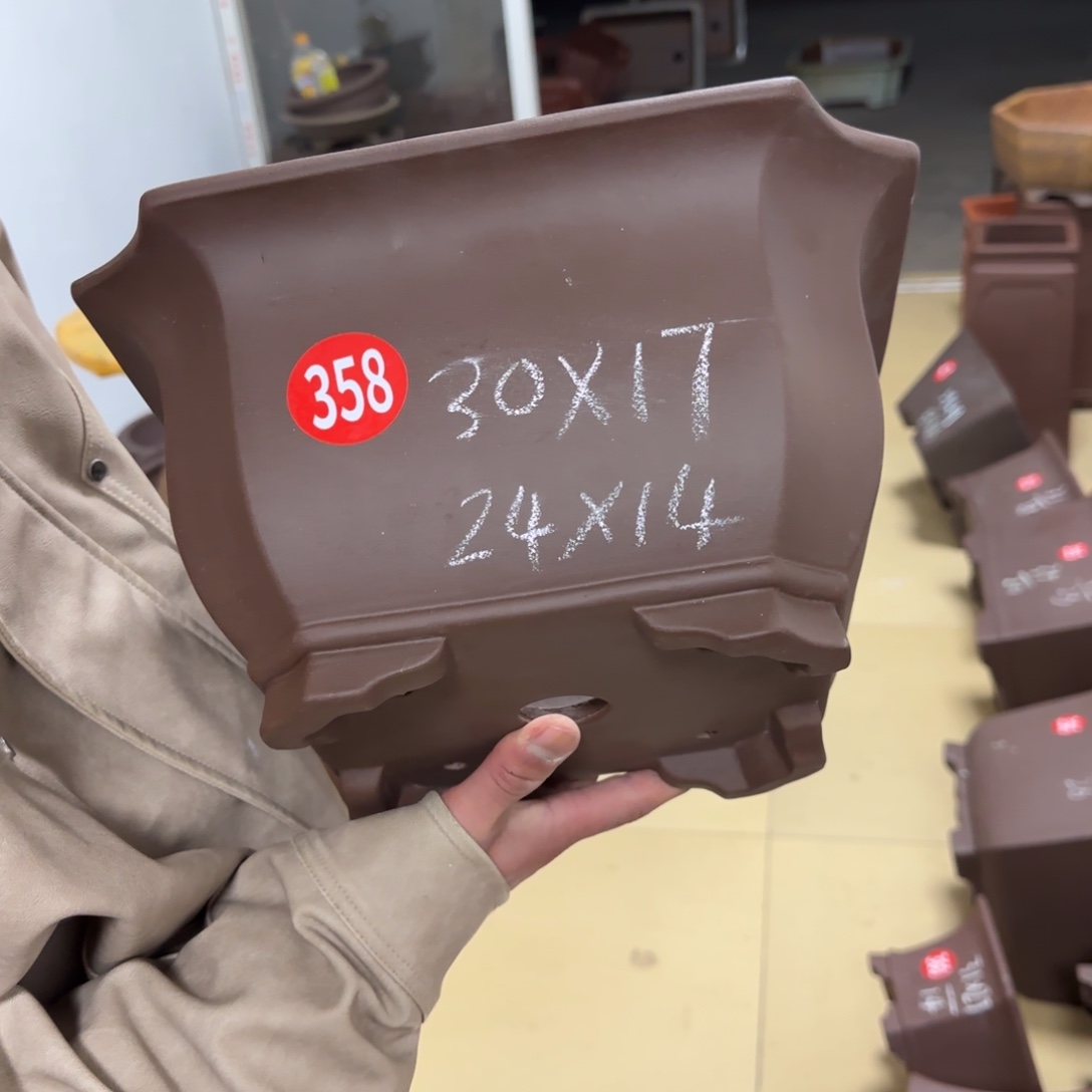 紫砂花盆呜呜呜呜