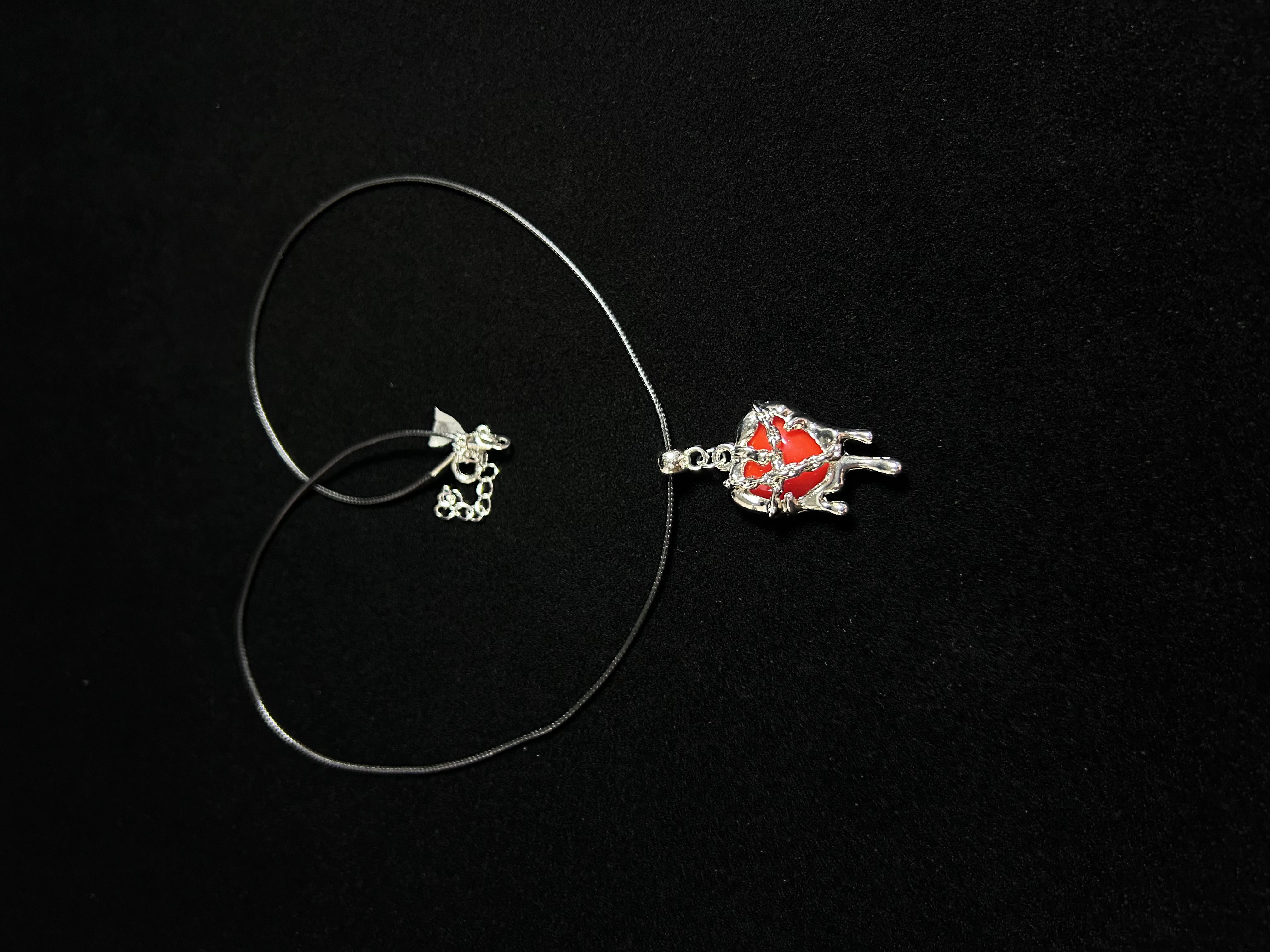 合金项链 禁锢的心暗黑朋克红心黑绳项链no退换