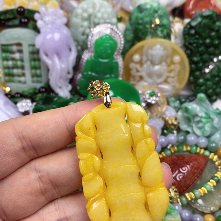 吊坠(赠链)未镶嵌翡翠