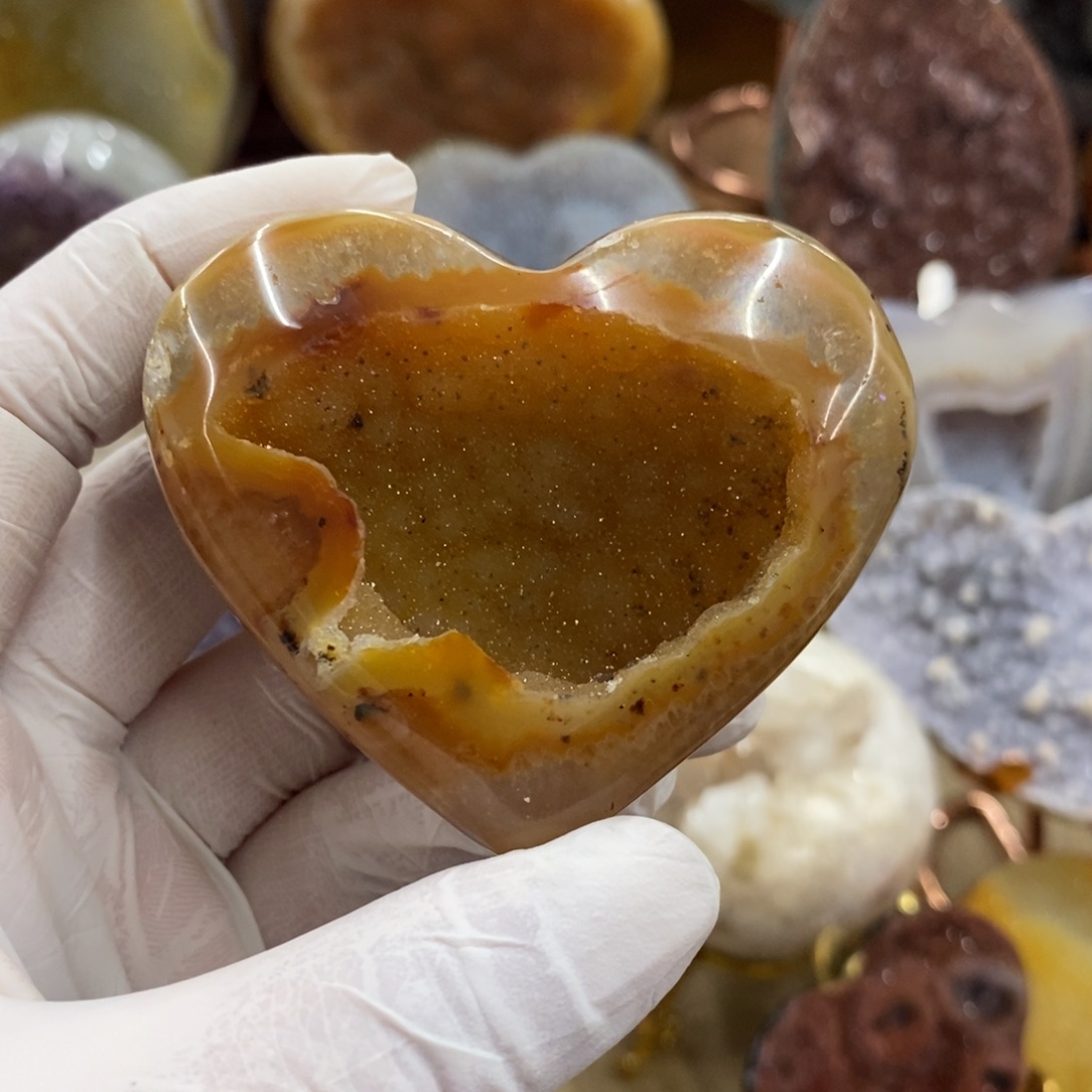 水晶天然水晶爱心未镶嵌