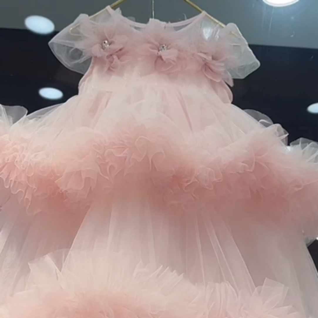 粉色蓬蓬公主裙女童