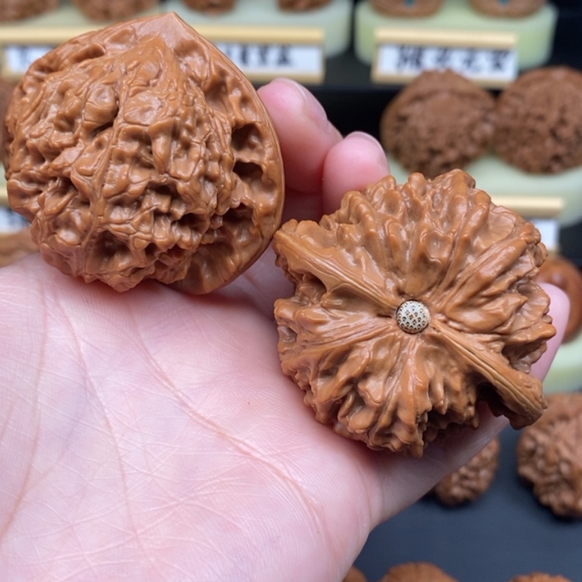 【闪购商品】文玩核桃吊坠释**羽官帽