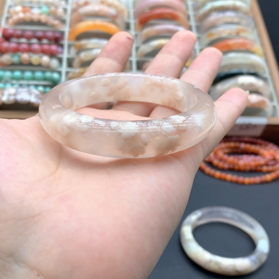【闪购商品】玛瑙/玉髓手镯未镶嵌小*子