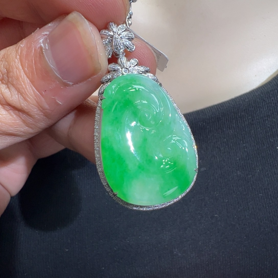 翡翠吊坠(不含链)18K金镶嵌