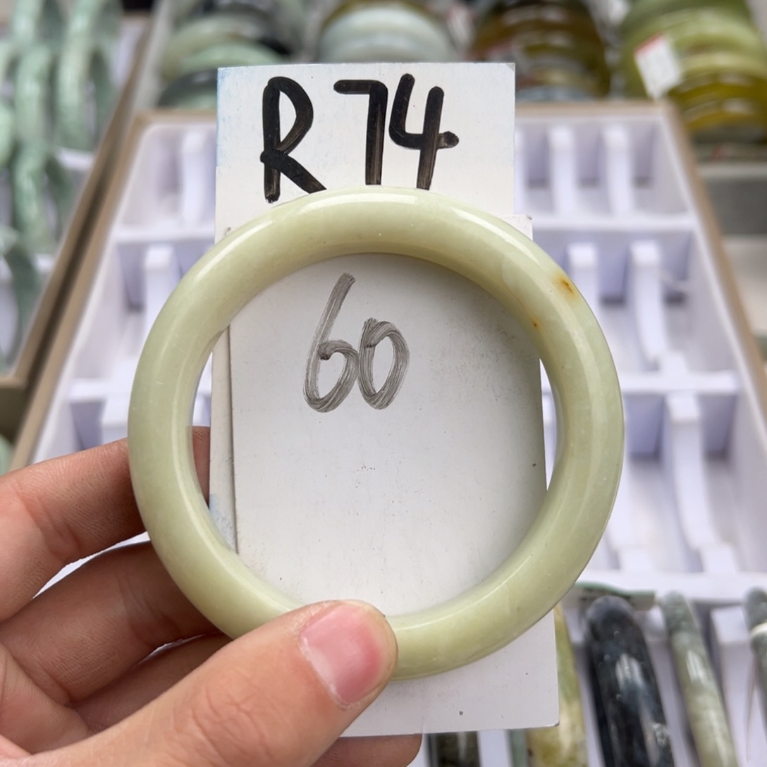 岫玉手镯未镶嵌天然岫玉微瑕