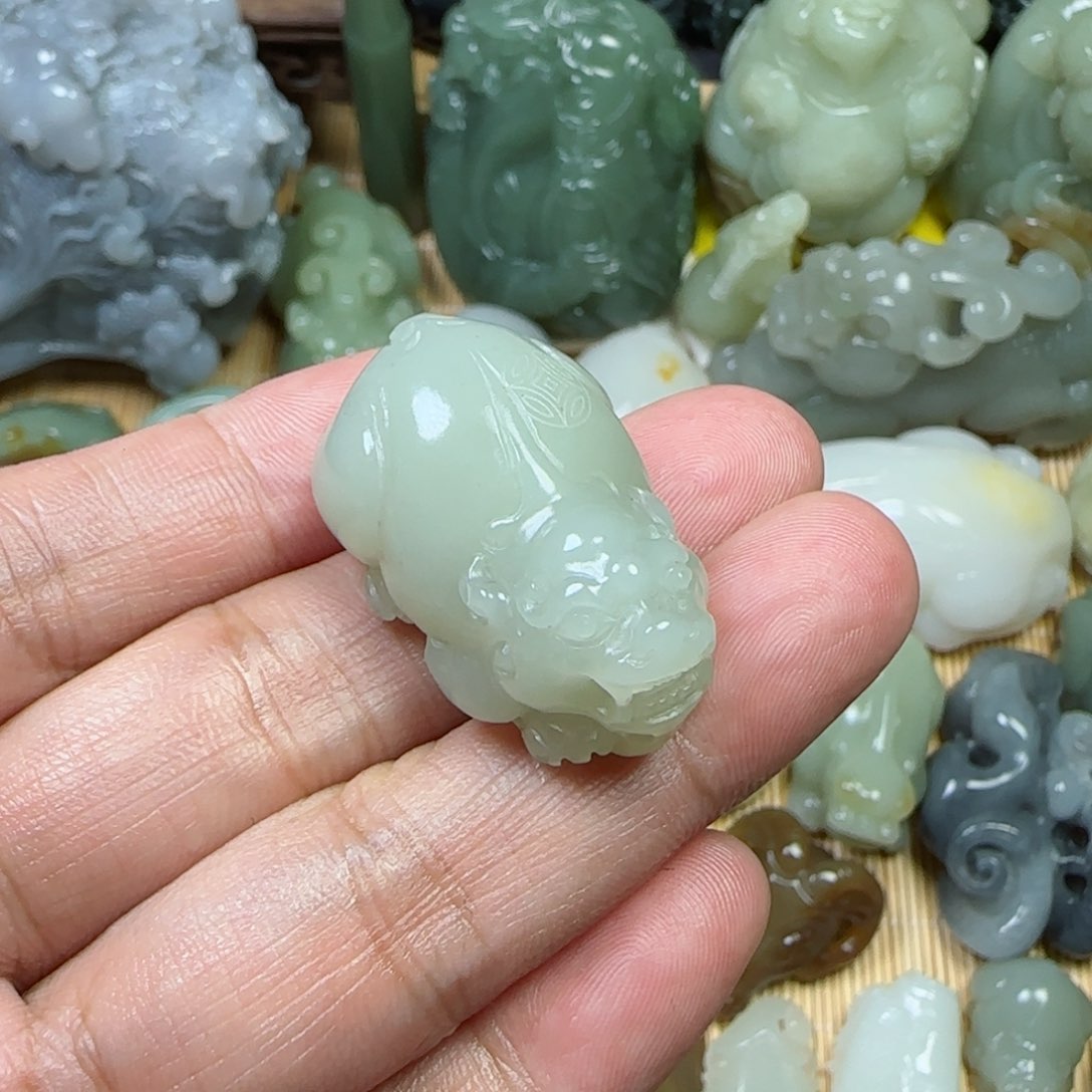 未镶嵌和田玉挂件