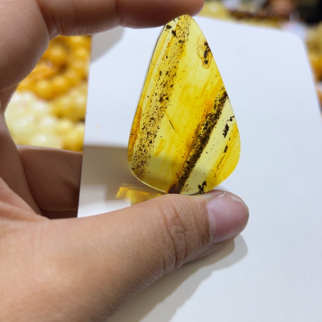 琥珀珠宝奇石未镶嵌