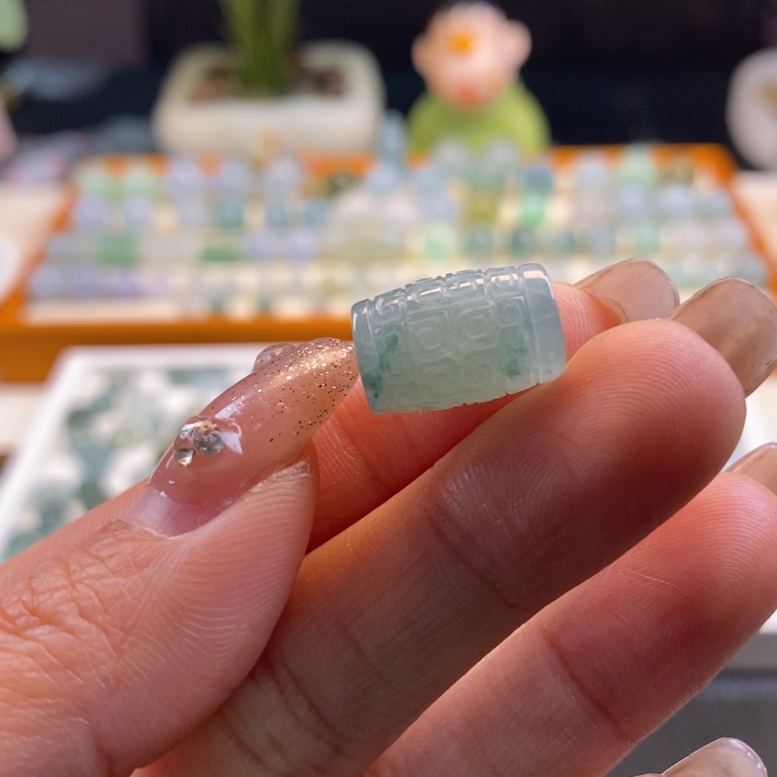 翡翠散珠天然翡翠回纹珠15×10.2，有内纹