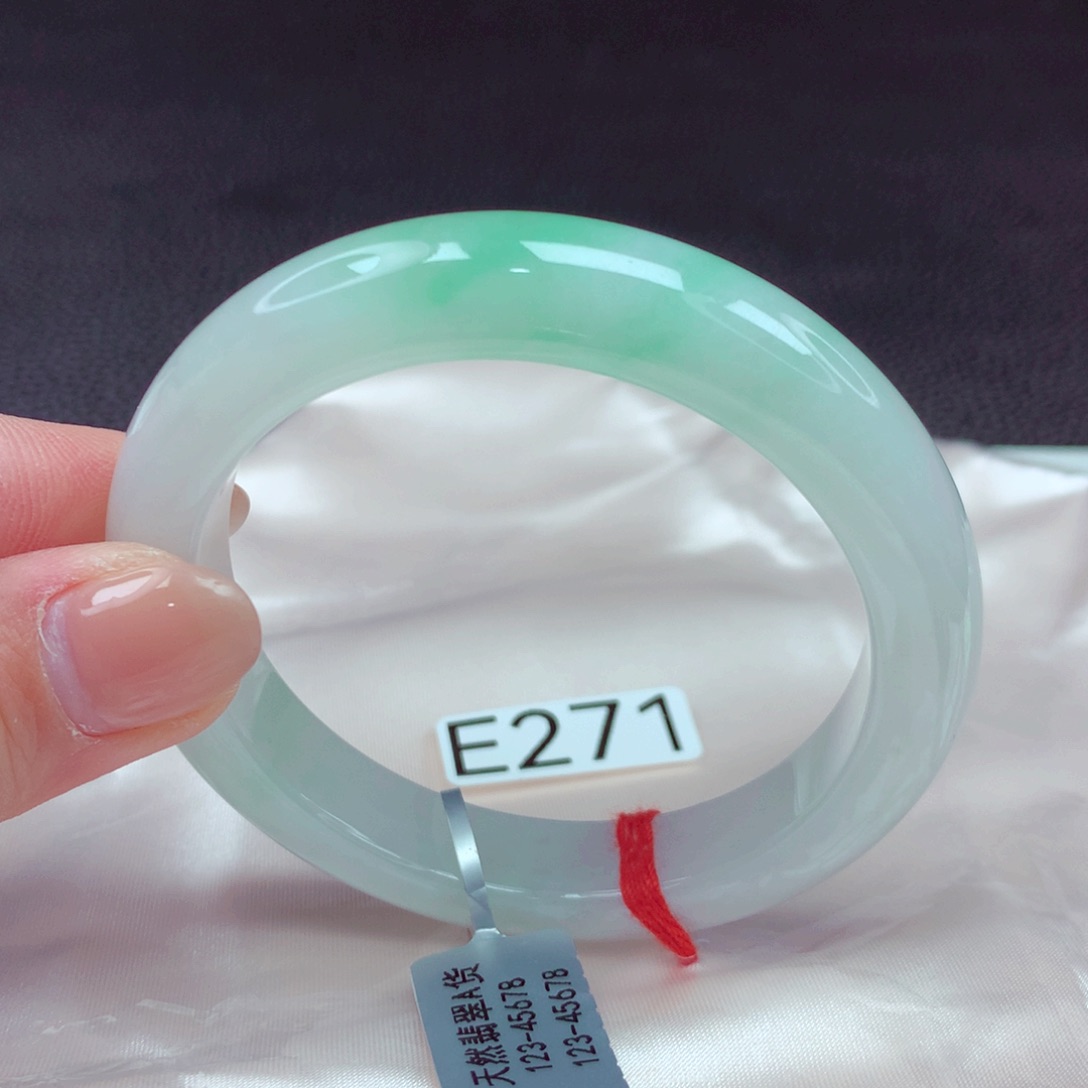 翡翠手镯未镶嵌手镯88