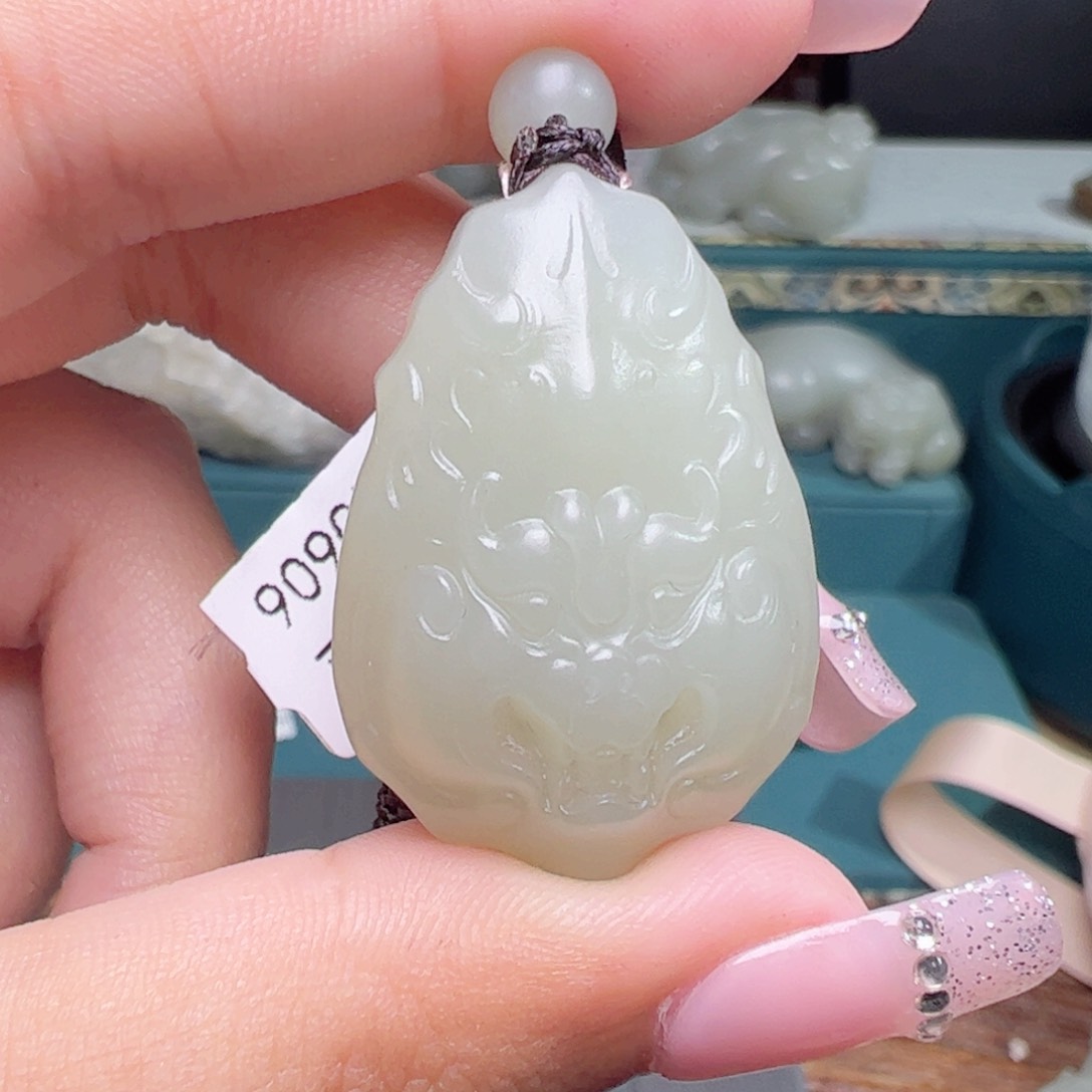 和田玉（糖玉）未镶嵌颈饰