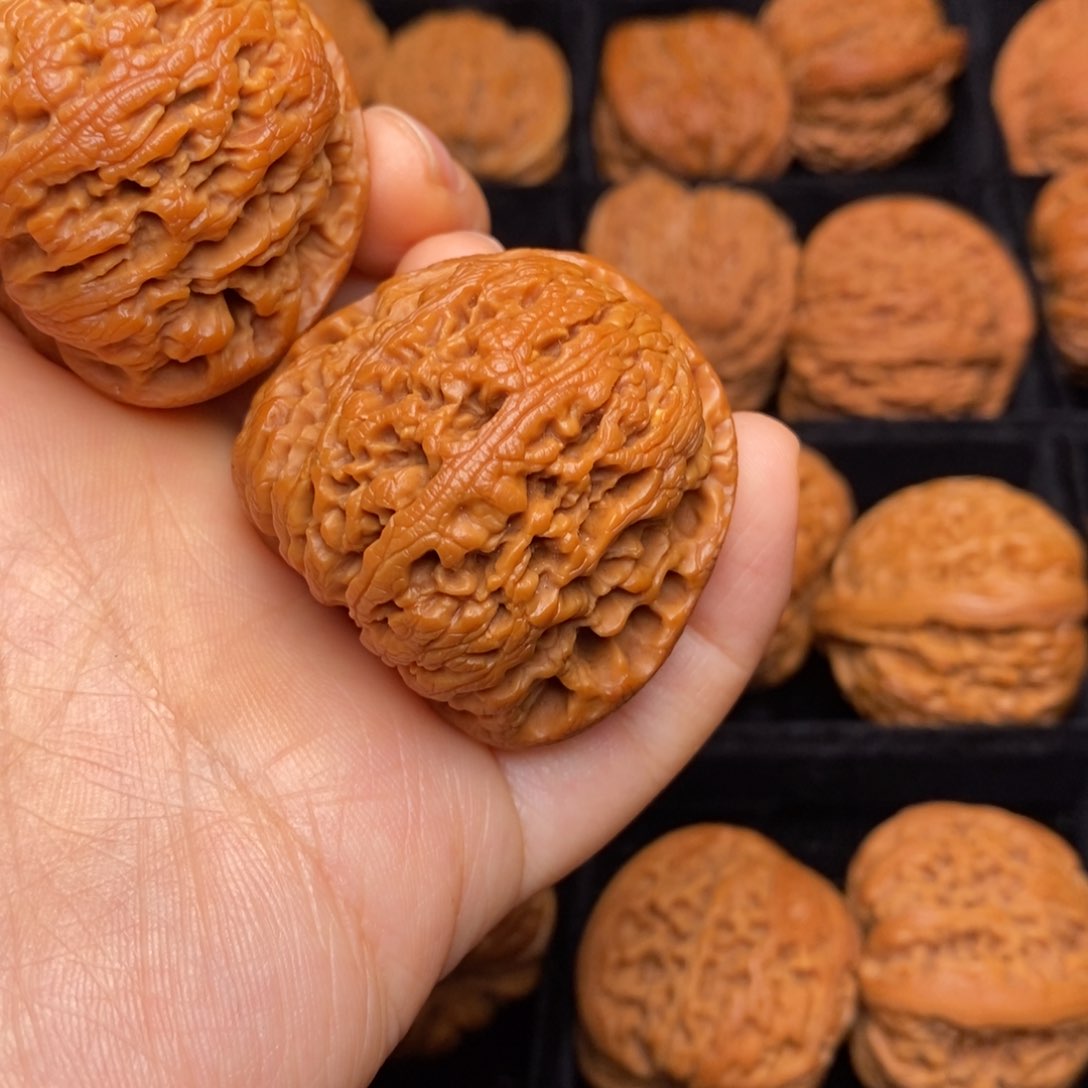 文玩核桃吊坠秦岭野生核桃