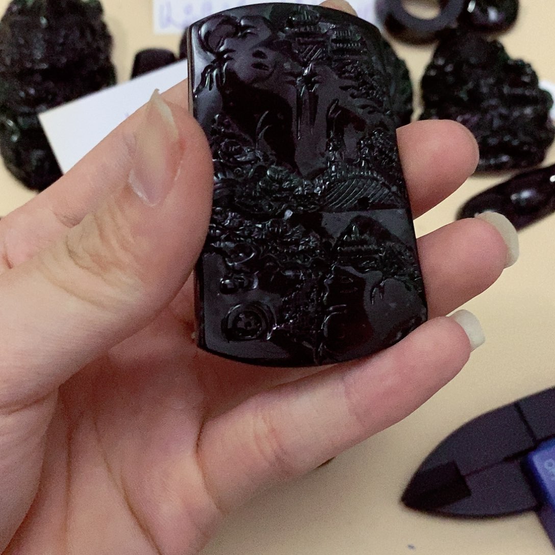 翡翠挂件未镶嵌翡翠