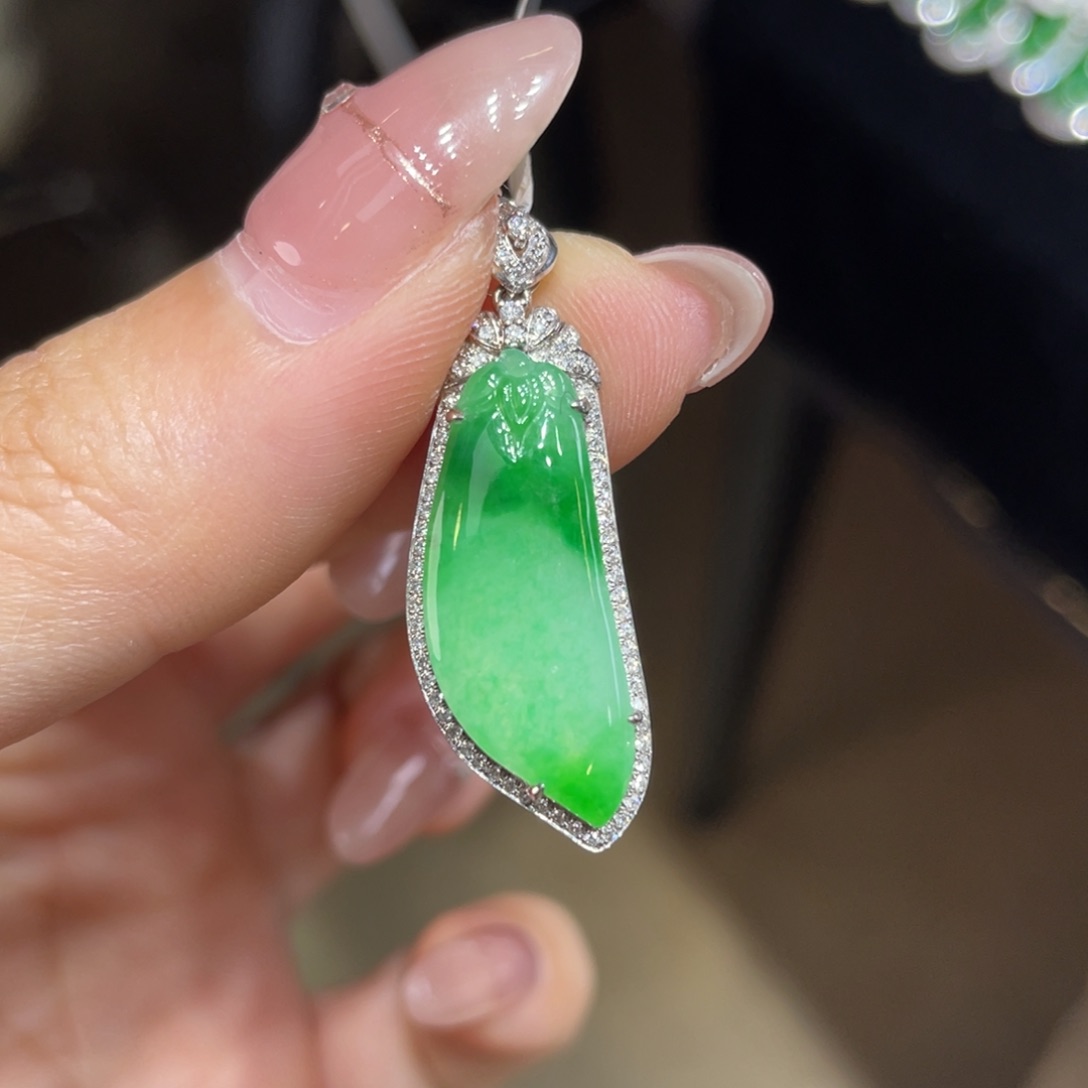 翡翠颈饰18K金镶嵌天然缅甸翡翠a货