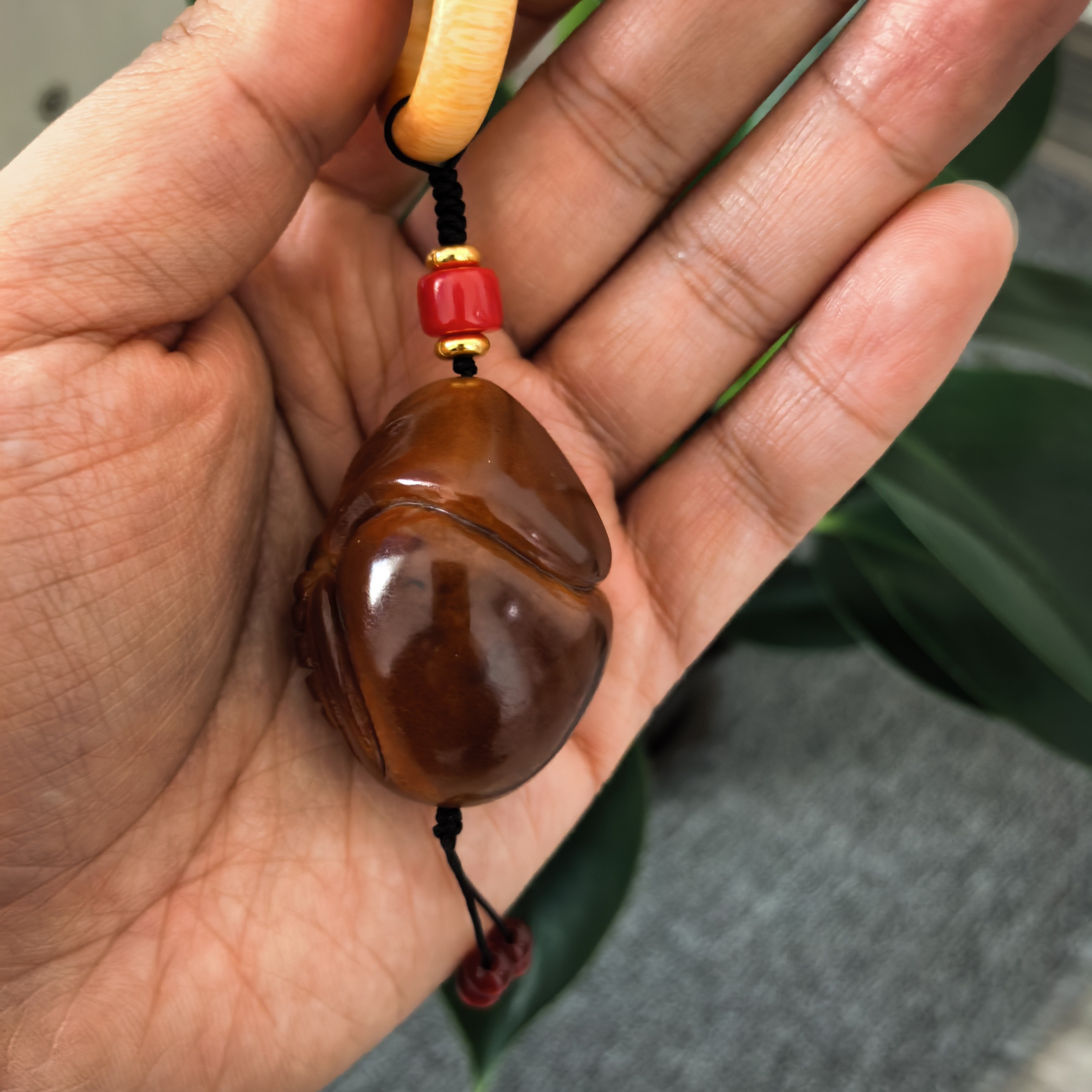 橄榄核精雕玉化无相佛手把件精美送礼礼品
