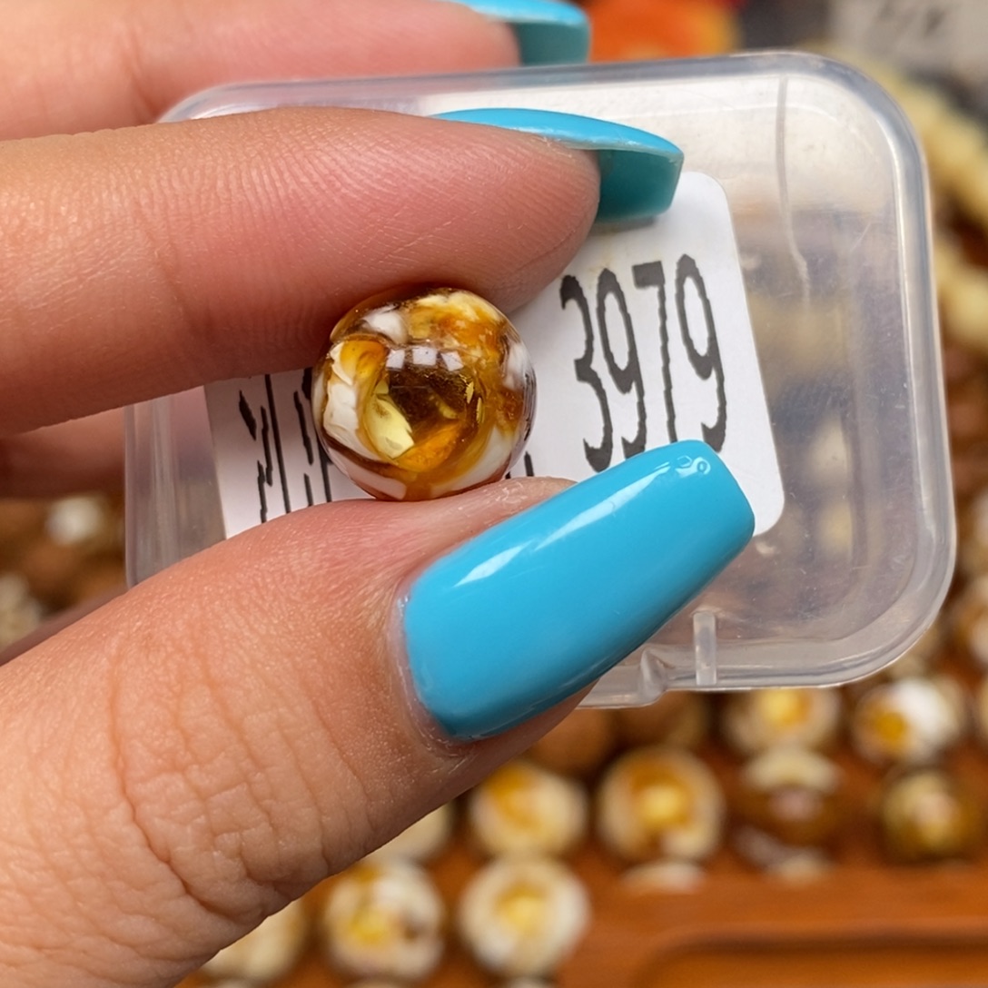 蜜蜡未镶嵌珠宝奇石3979