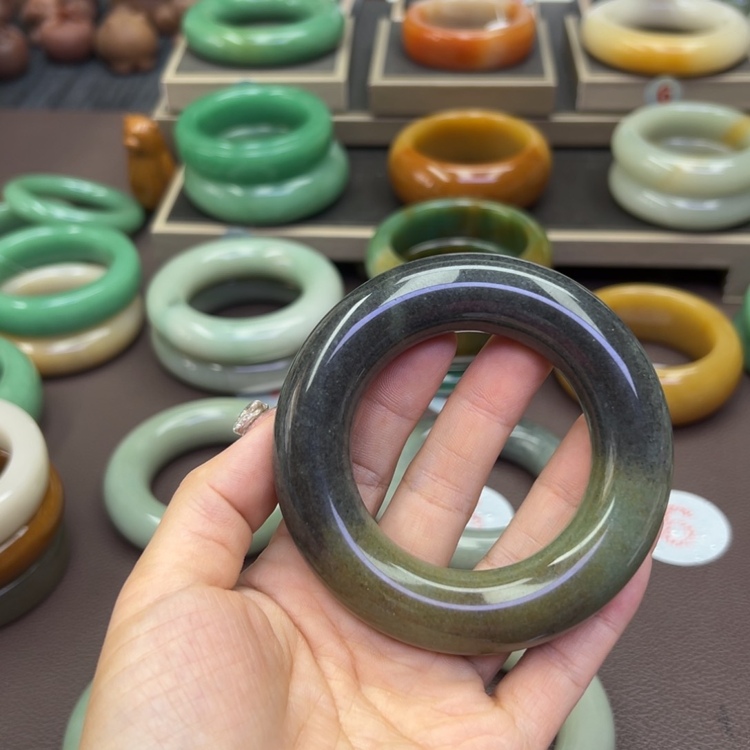 石英岩玉手镯未镶嵌@****?