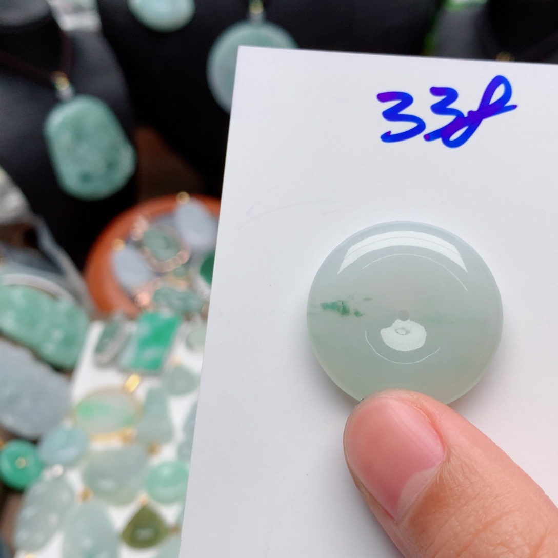 翡翠颈饰未镶嵌C***y吊坠