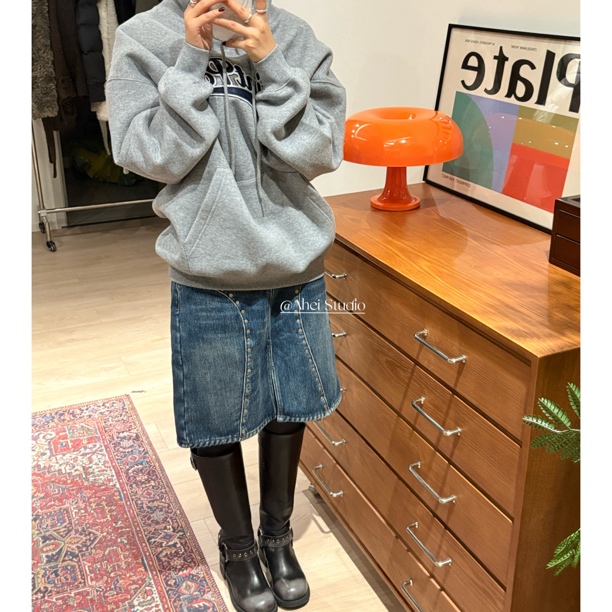 复古铆钉加绒高腰显瘦牛仔半身裙冬季新款设计感直筒中长裙