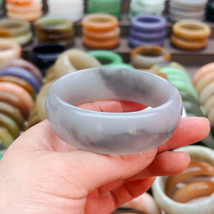 未镶嵌手镯（圆镯）石英质玉