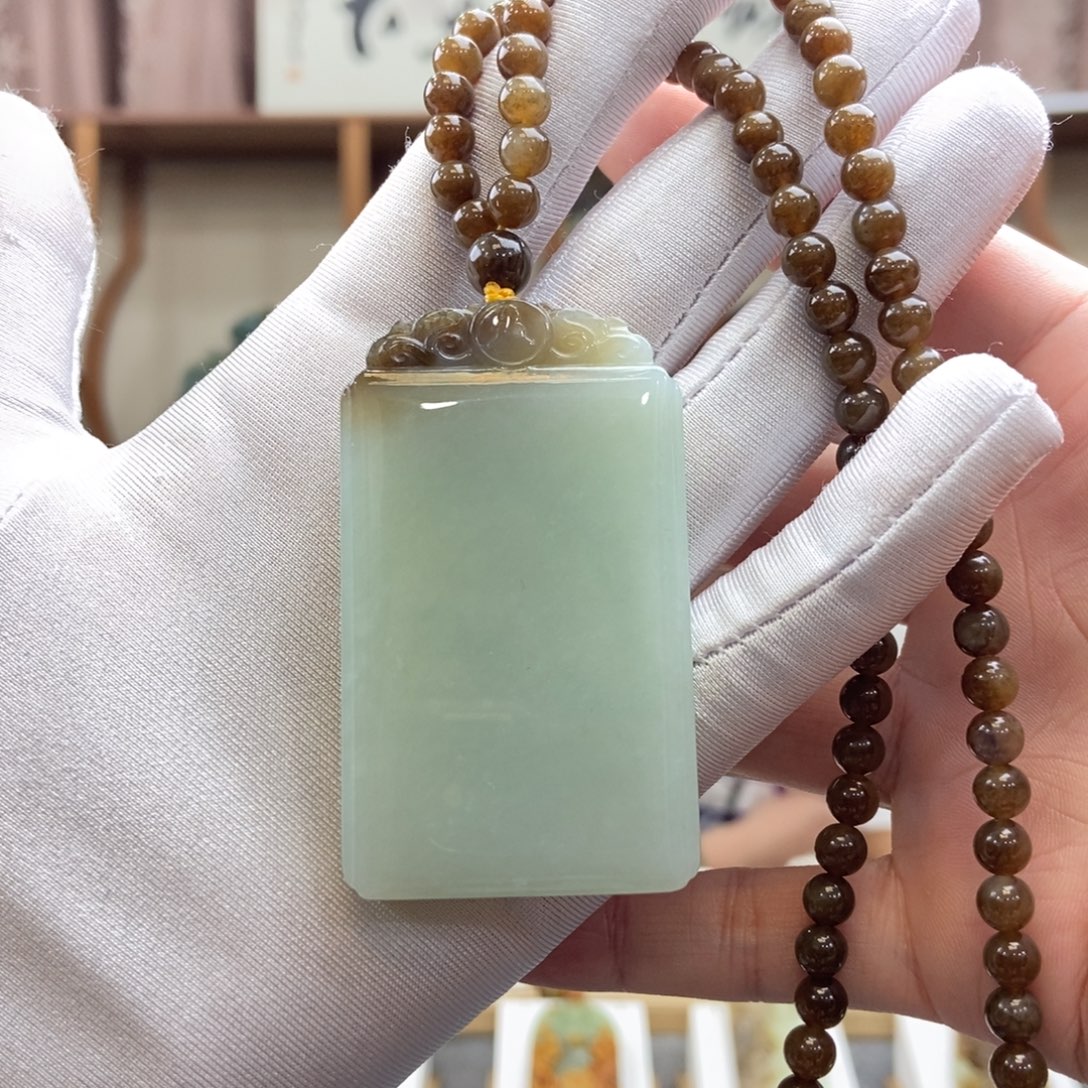 蜉***x和田玉未镶嵌颈饰