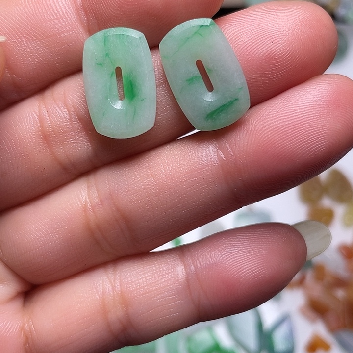 定制翡翠未镶嵌绿耳饰，明星同款