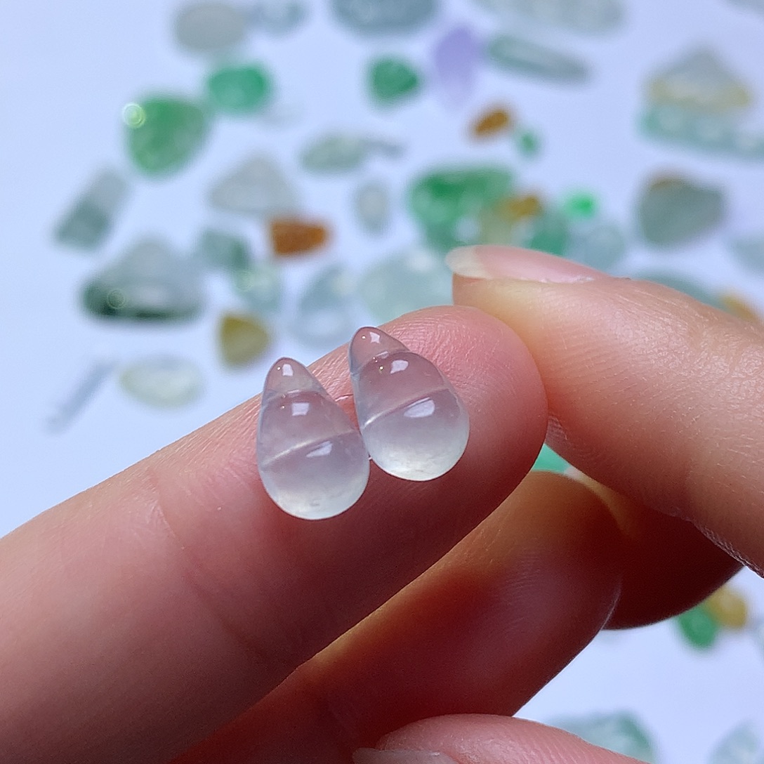 翡翠未镶嵌颈饰豆