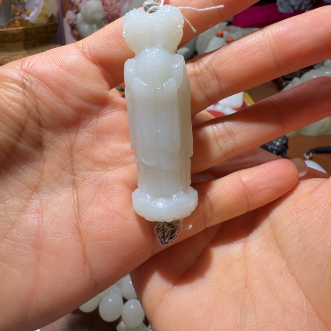 和田玉未镶嵌把件