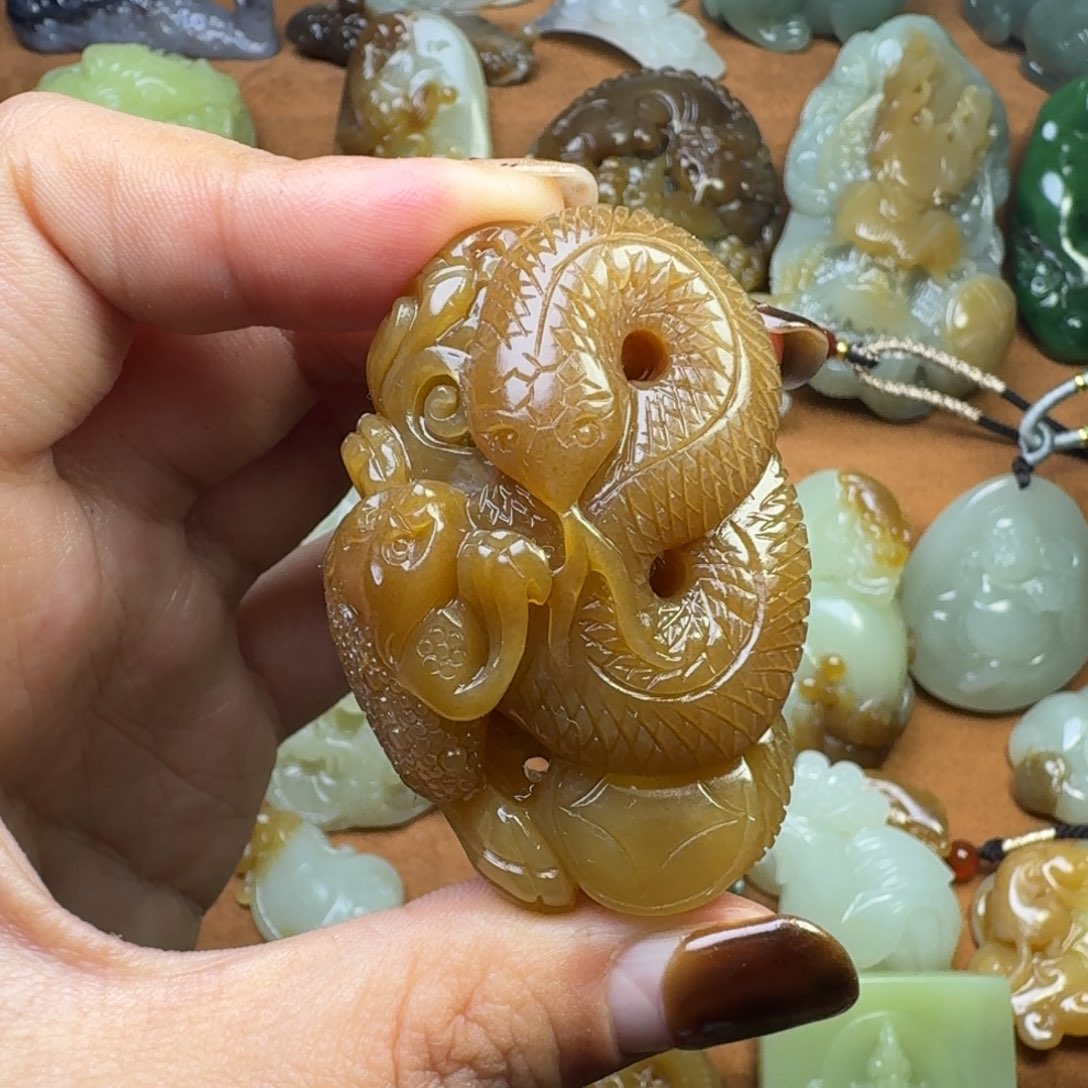 和田玉颈饰未镶嵌