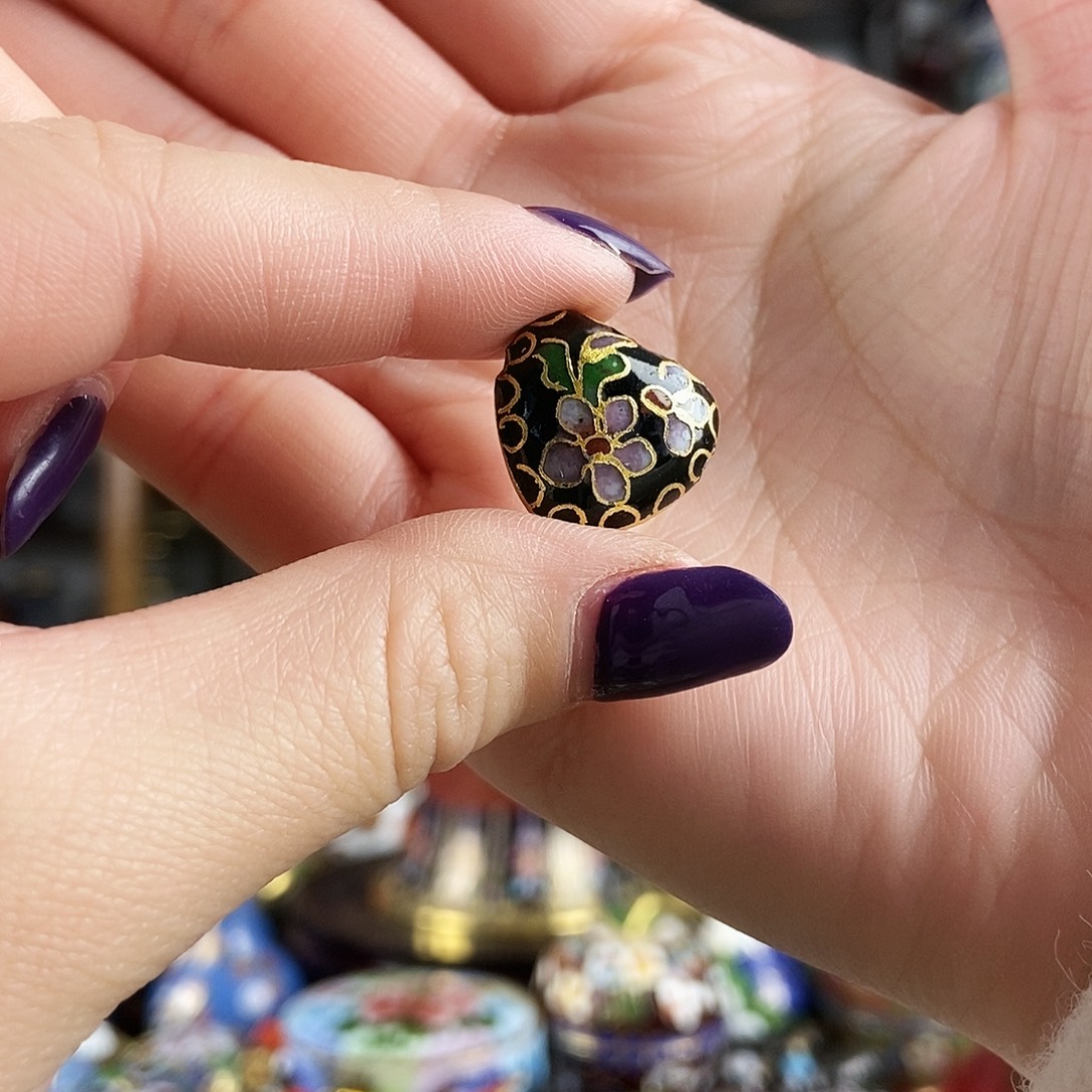用***7铜黑色景泰蓝三角小吊坠