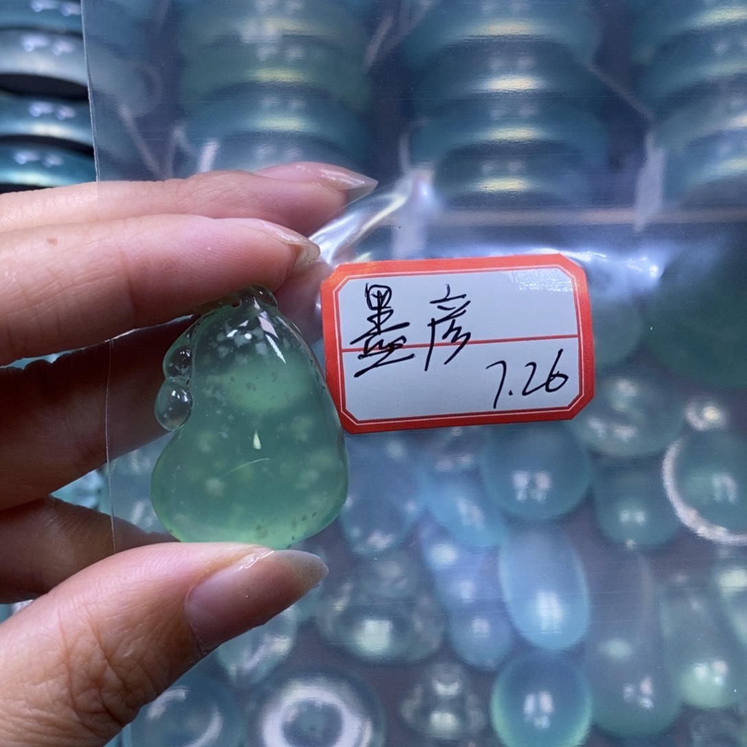 蛇纹石玉未镶嵌手镯墨*