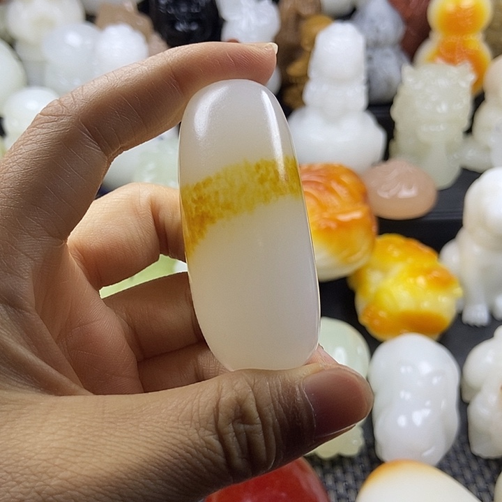 无花朵原石小吊坠